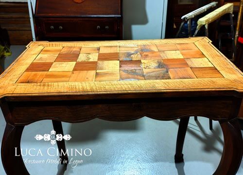 Consolidamento e Restauro Estetico di un Tavolino Molto Particolare: mobile finito