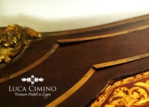 Restauro Antica Scrivania Napoleone III in mogano scuro