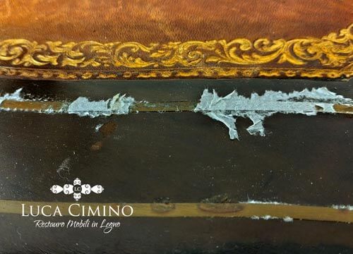 Restauro Antica Scrivania Napoleone III in mogano scuro
