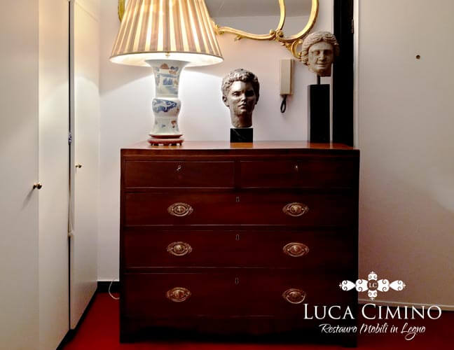 Antiquariato Genova: commode restaurato