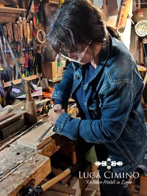 Corso Di Intaglio Del Legno A Genova Allieva