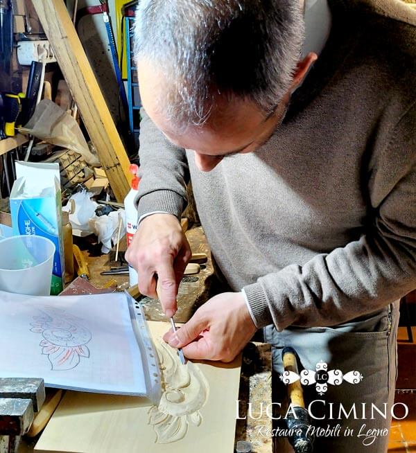 Corso intaglio legno Genova: Matteo intaglio Corso intaglio legno Genova: Matteo intaglio