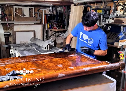 Laboratori di restauro Genova: restauro mobile
