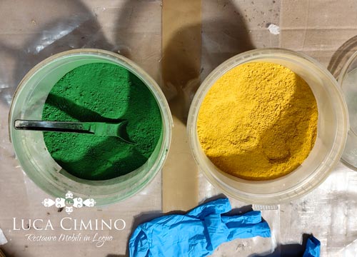 Restaurare Mobili In Legno A Genova: colori verde e giallo