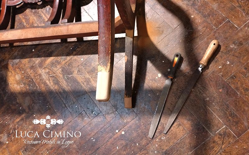 Restaurare Una Panchetta In Legno 01
