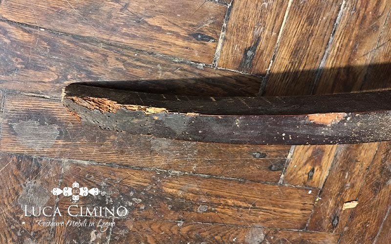 Restaurare Una Panchetta In Legno 03