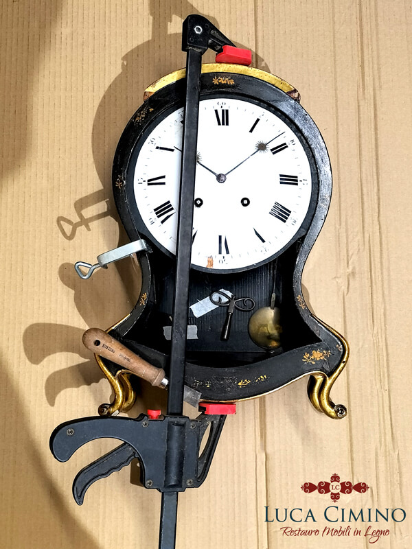 Restauro Genova La Cassa Di Un Orologio A Parete Lavorazione 07