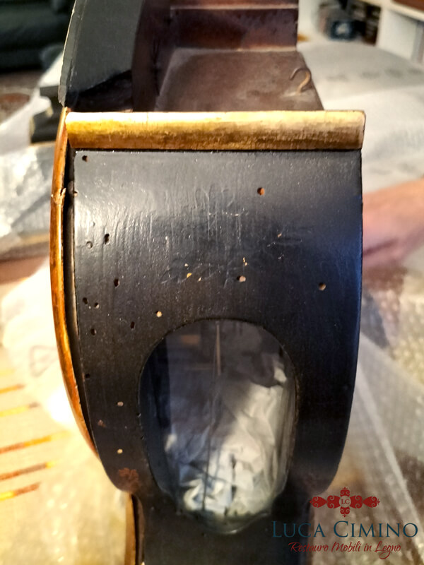Restauro Genova La Cassa Di Un Orologio A Parete Lavorazione 08