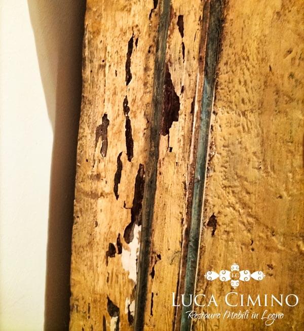 Restauro Mobile Laccato Genova: la Credenza del Centro Italia tarli