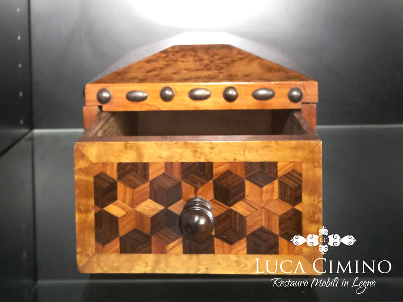 Restauro Oggetti Antichi In Legno Genova La Magic Box Restaurata 01
