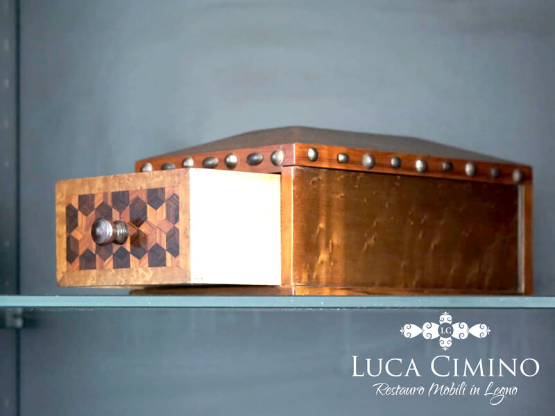 Restauro Oggetti Antichi In Legno Genova La Magic Box Restaurata 03