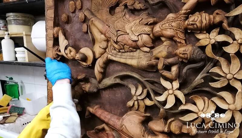 Restauro Oggetti In Legno Genova L Altorilievo Birmano 03