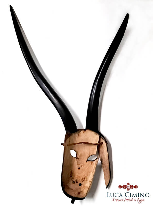 Restauro Oggetti In Legno Genova La Maschera Sarda Da Parata 02