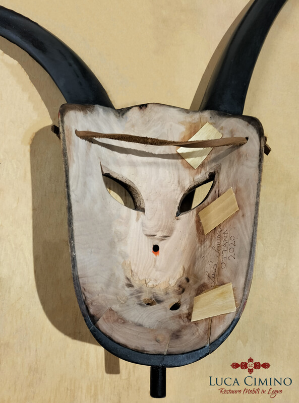 Restauro Oggetti In Legno Genova La Maschera Sarda Da Parata 03
