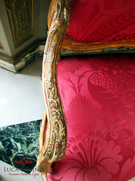 Restauro Poltrona Dorata Genova 01