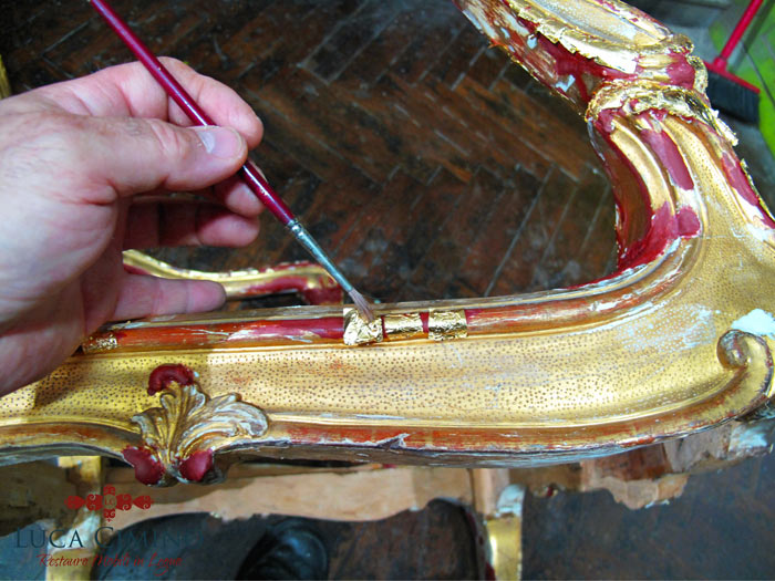 Restauro Poltrona Dorata Genova 06