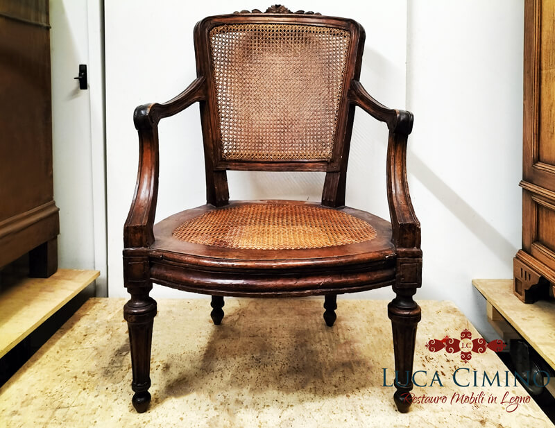 Restauro Poltrona Luigi Xvi Genova La Sostituzione Di Una Gamba 05