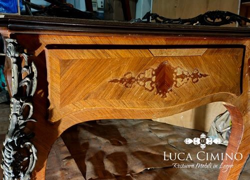 Restauro Scrivania in Stile Luigi XV