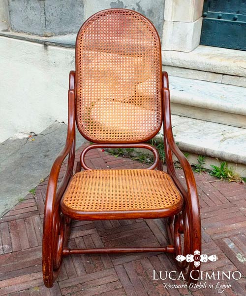 Storia E Restauro Della Sedia Dondolo Thonet