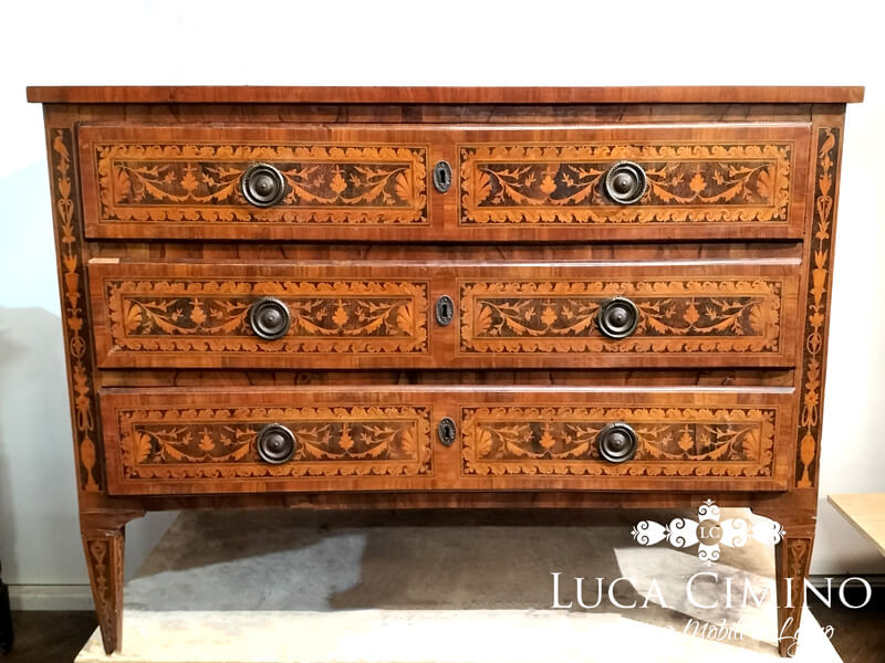 Restauro Commode in Stile Neoclassico Lombardo
