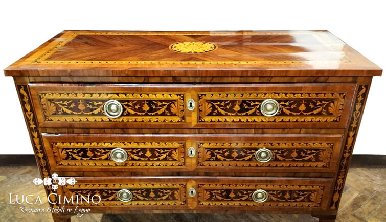 Restauro Commode in Stile Neoclassico Lombardo