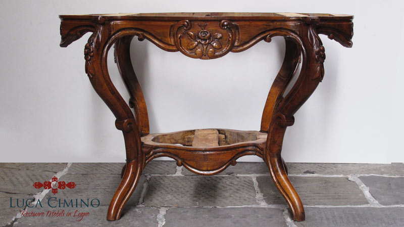 Restauro di una console Luigi XIV Restauro di una console Luigi XIV
