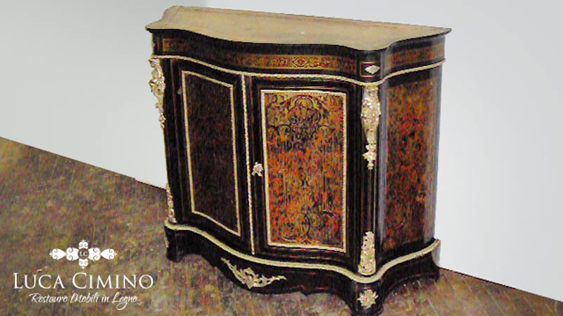 Restauro di un mobile Boulle