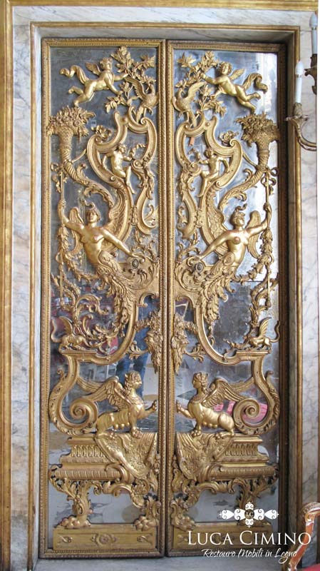 Angioletto della porta della sala dorata - Palazzo Tobia Pallavicino, Genova