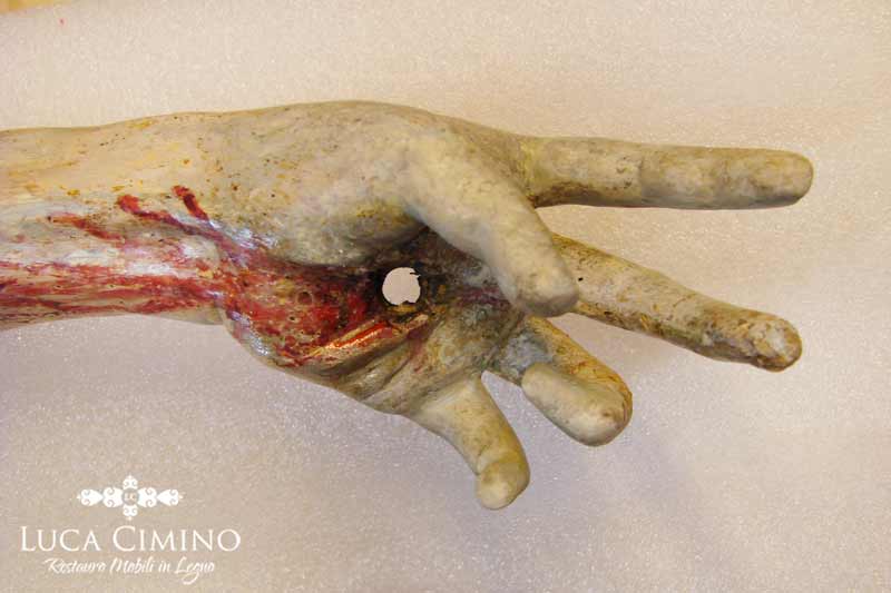 Restauro Statua In Legno Cristo Di Favale 01