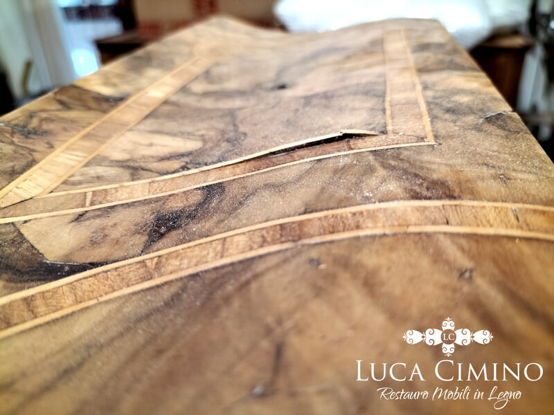 Restauro Cassettone Luigi Xv In Legno Di Ulivo Lastronato 03