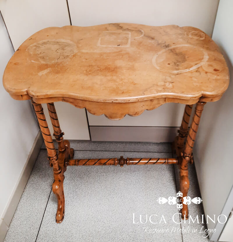 Restauro Tavolino in Radica di Noce Genova Rovinato