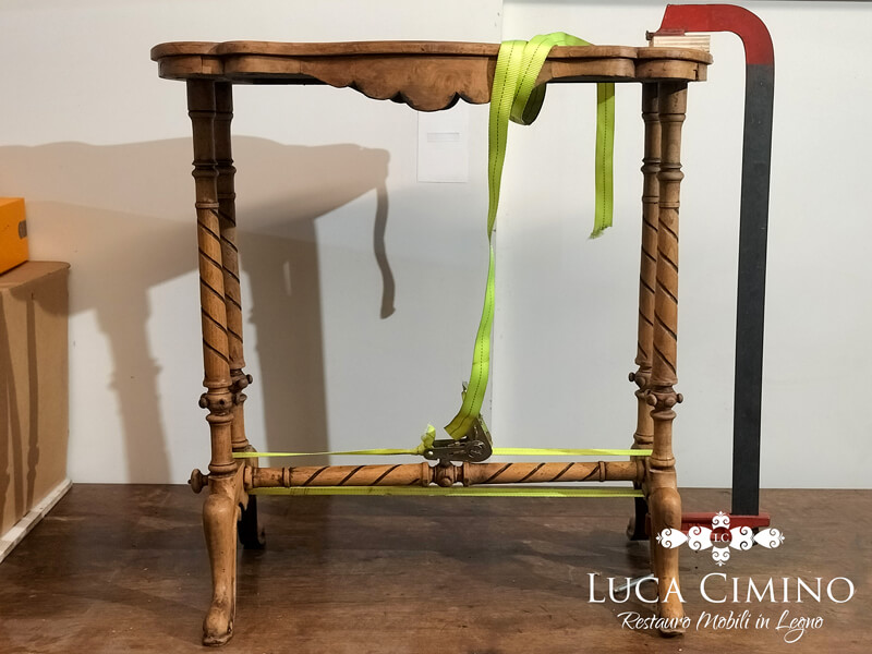 Restauro Tavolino In Radica Di Noce Genova 03