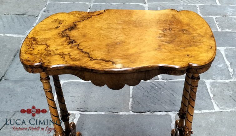 Restauro Tavolino in Radica di Noce Genova: un Miracolo Inaspettato Restauro Tavolino in Radica di Noce Genova