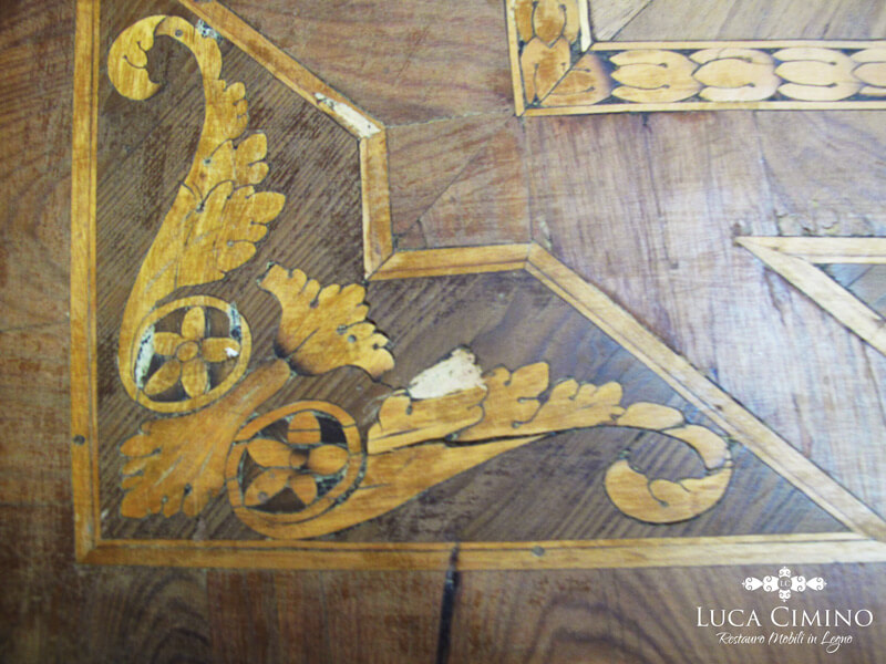 Restauro Tavolo Antico Stile Luigi Xvi Con Piano Lastronato 02