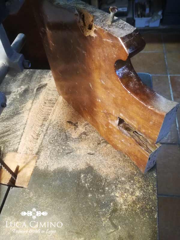 Disinfestazione da tarli nei mobili antichi a genova Trattamento tarli legno