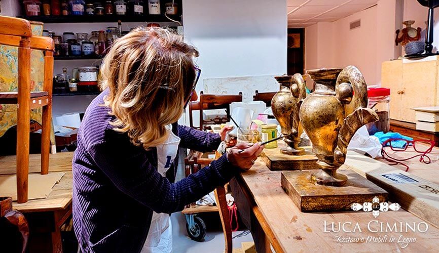Corso di Restauro su Superfici Argentate: l’Esperienza di Anna