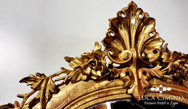 Il Restauro Specchiera Dorata Antica Genova: il Cimelio di Famiglia
