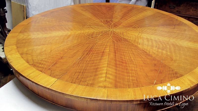 Lucidatura tavolo in stile Impero