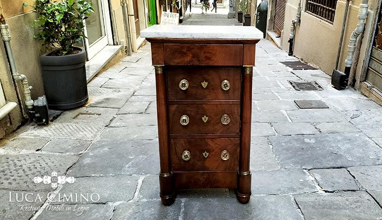 Restauro Comodino Stile Impero Genova: il Corso di Alberto
