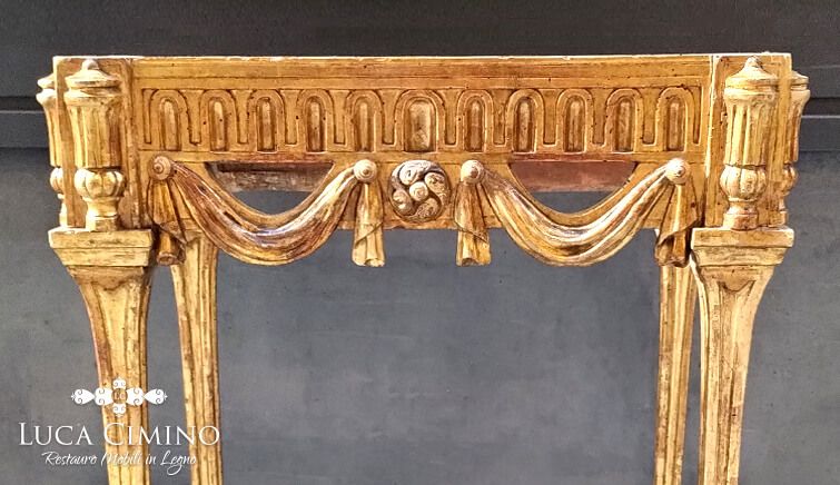 Restauro Consolle Dorata in Stile Luigi XVI