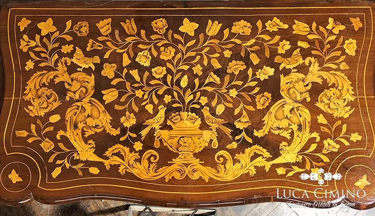 Restauro Mobili Olandesi Intarsiati: Scopriamo Questi Gioielli Antichi