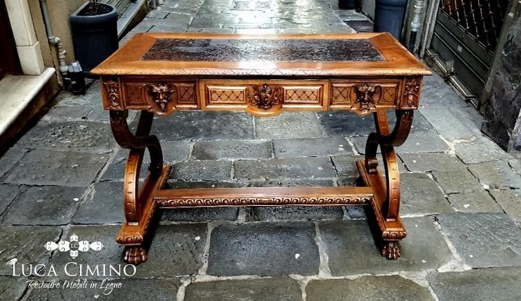 Restauro Scrivania Neorinascimentale Genova: Come "Nuova"