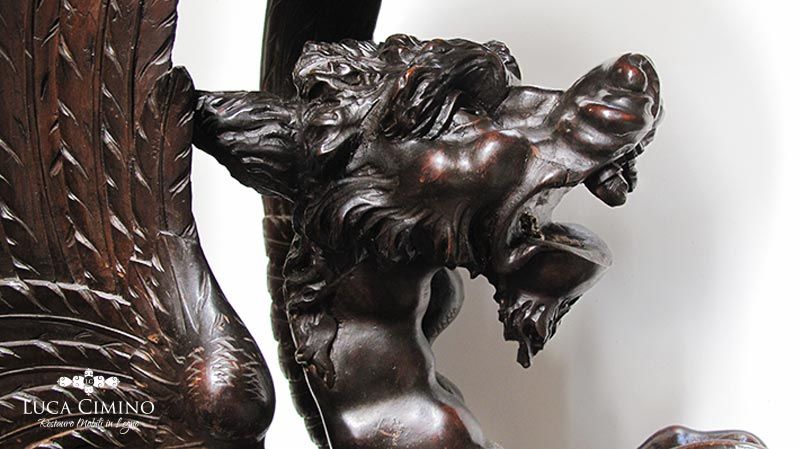Restauro di statue lignee antiche a Genova