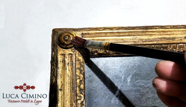 Interventi di Conservazione su una Specchiera Antica Genova: cornice specchiera