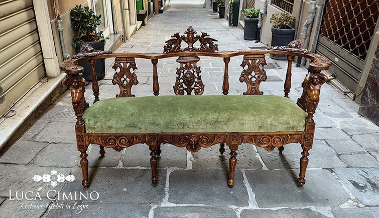 Storia e Restauro della Sedia: un Capolavoro di Ebanisteria